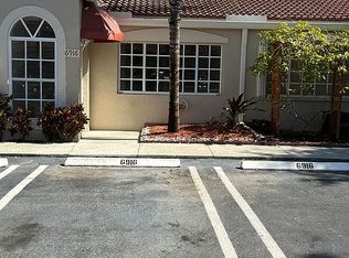 6916 NW 166th Ter, Miami Lakes, FL 33014