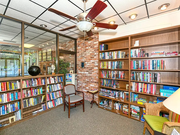 4320 Falmouth Dr #105 — Photo 48