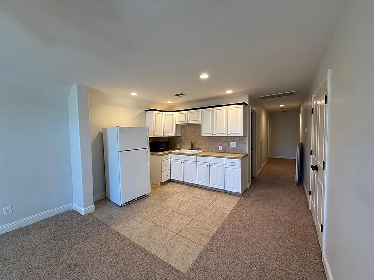 11201 Moorgate St — Photo 20