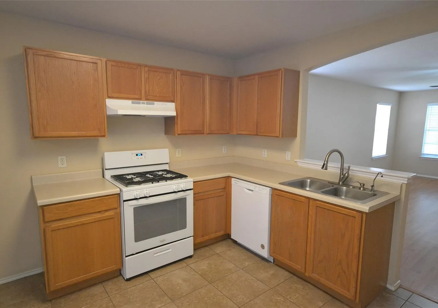 3 Bedroom 2 Bath in Horizon Park - Leander — Photo 2