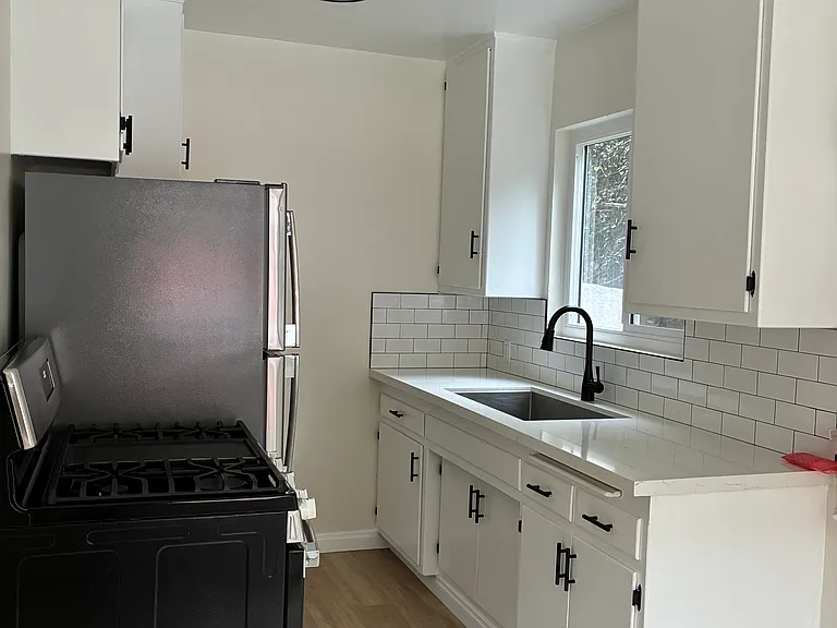 259 N Euclid Ave #1A — Photo 5