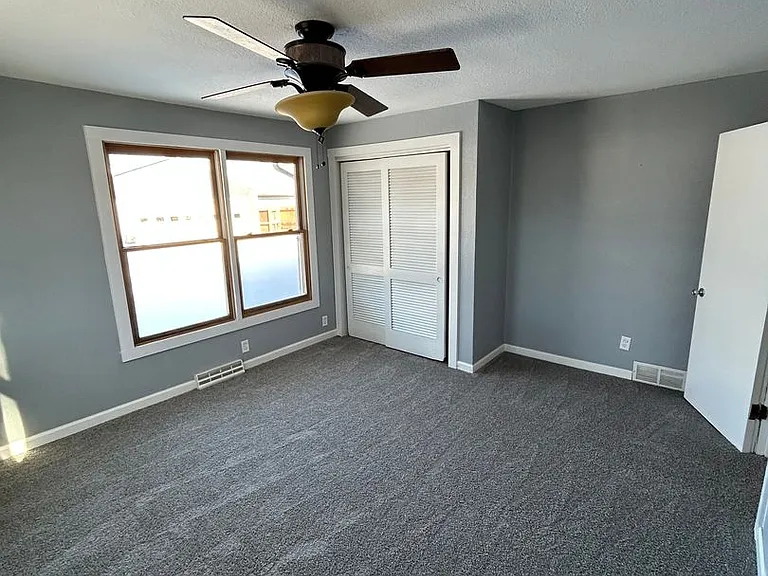 2715 Edwin St — Photo 5