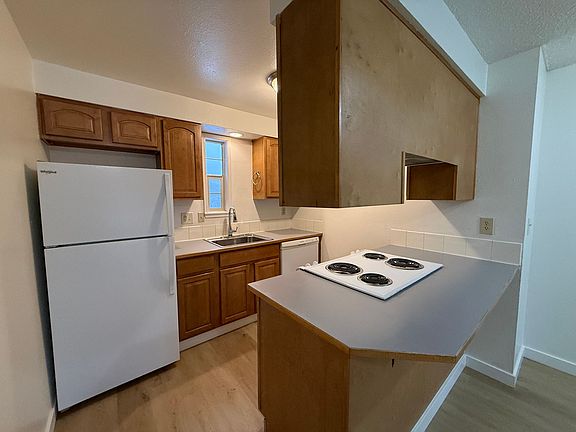 4th image of 2707 E 32nd Ave #26