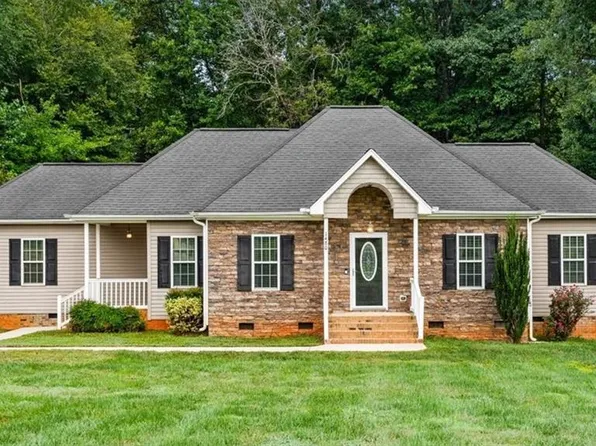 1480 Min Lee Dr, Asheboro, NC 27205