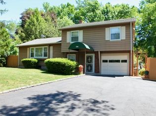 208 E Northfield Rd, Livingston, NJ 07039