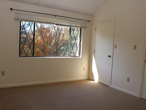 5th image of 381 Farrwood Dr #381