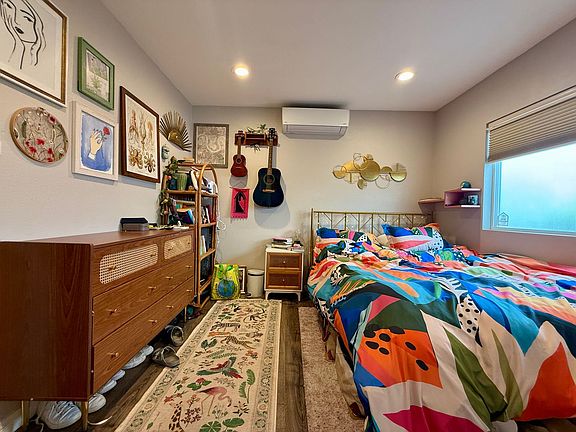 5th image of 4639 Wilson Ave #0