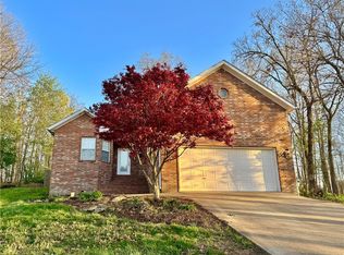 33 Chatburn Dr, Bella Vista, AR 72714