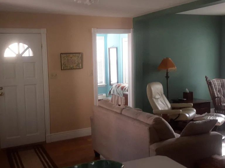 215 W Carr Ave — Photo 5