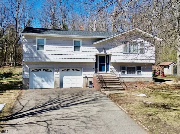 27 Caro Dr, West Milford Twp., NJ 07438