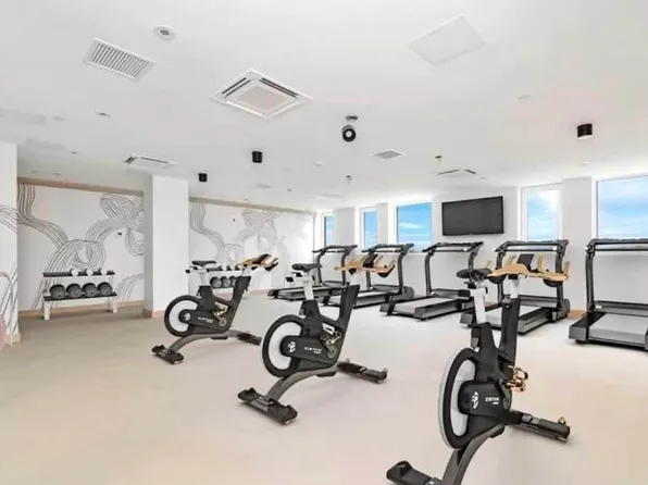 71-02 Parsons Boulevard image 4 of 10