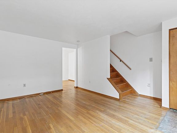 4th image of 614 1st St