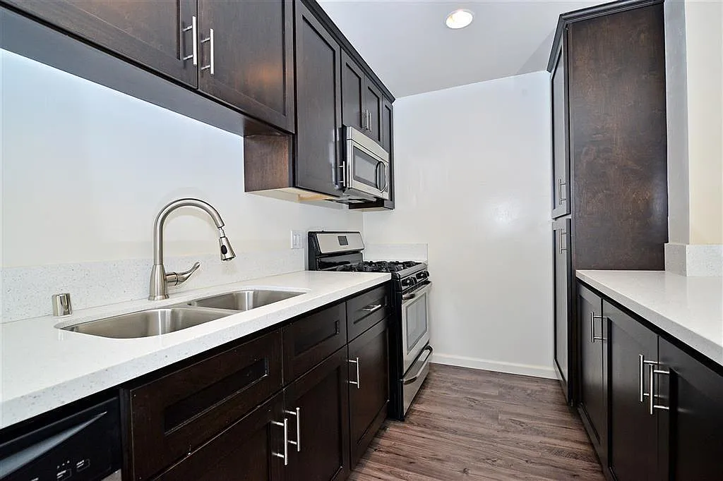 612-618 S. 32nd St. — Photo 2