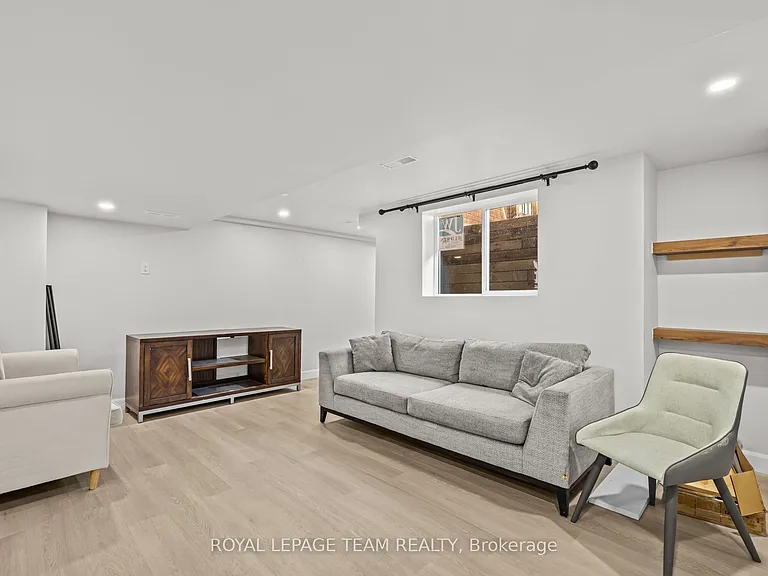 1288 Plante Dr #B — Photo 5