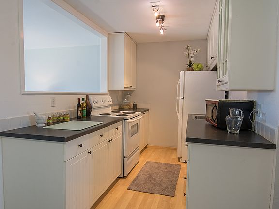 5th image of 22991 Marine View Dr S APT D208