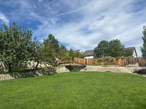 5th image of 1324 W Raintree Dr