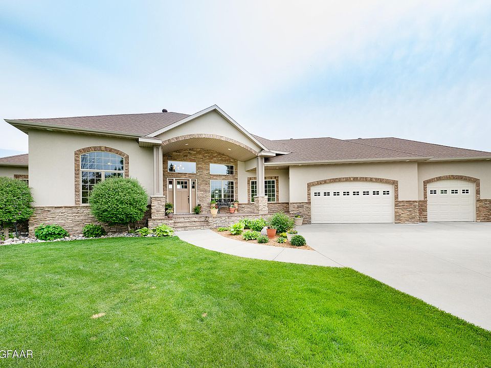1st image of 621 Riverwood Dr