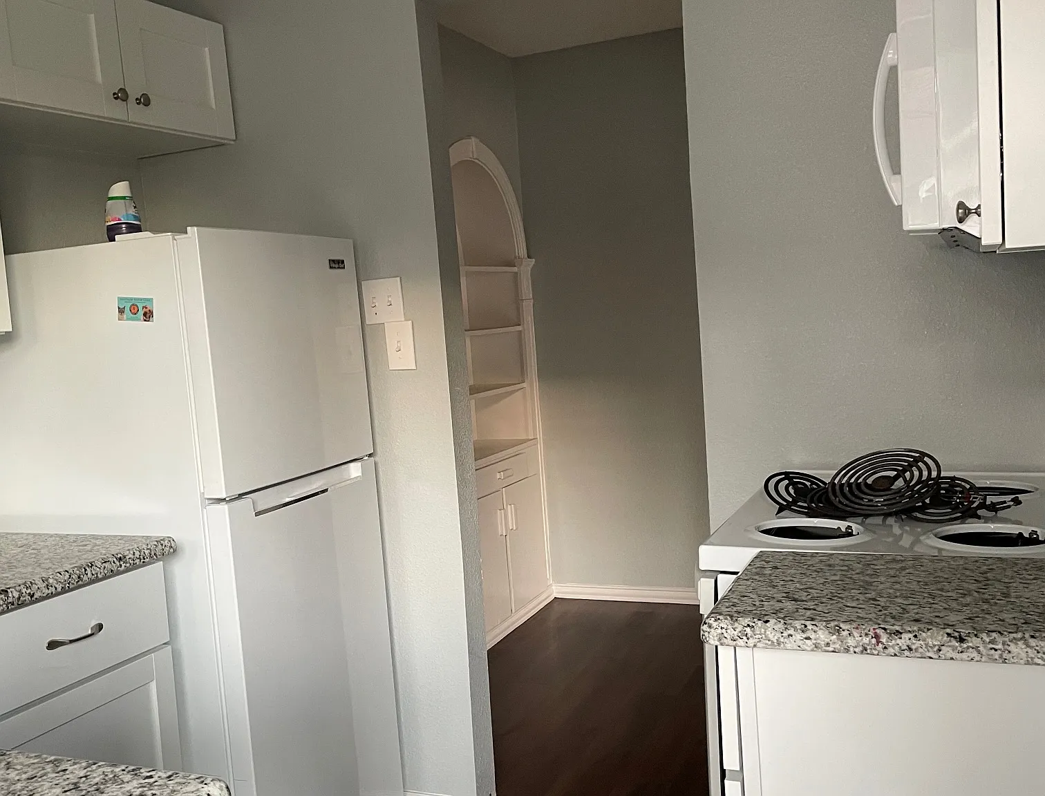 1 bed, 1.0 bath, 700 sqft, $1,200 — Photo 2