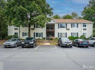6 Norwich Pl, Somerset, NJ 08873