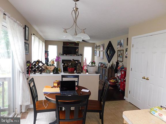 5th image of 2808 Dwight Ave