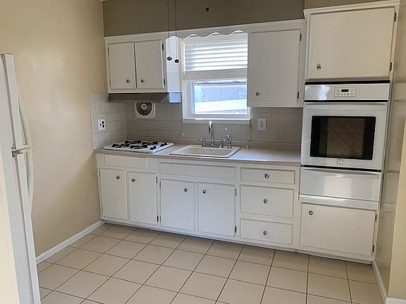 4th image of 63 Fortfield Ave #2