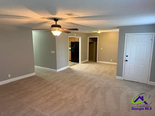 3 bed, 2.0 bath, 1551 sqft, $1,650 — Photo 3