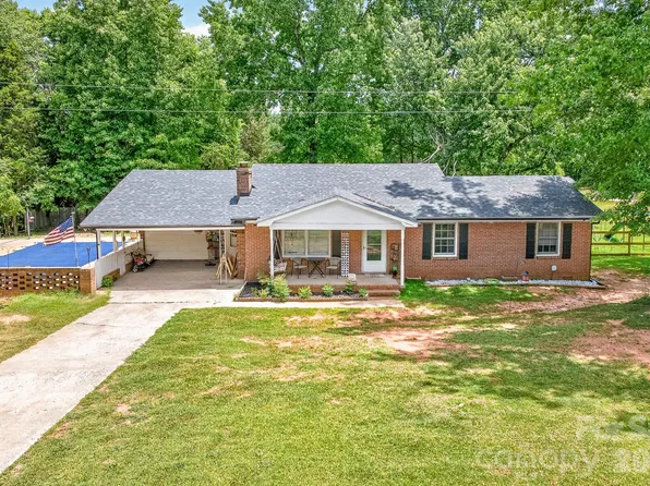 2446 Wood Rd, York, SC 29745
