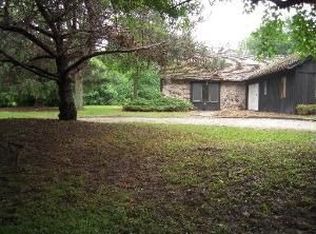 400 Thorn Valley Ln, Lake Bluff, IL 60044