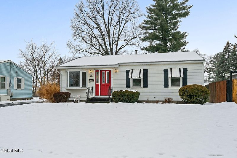 3rd image of 10 Mildred Lane