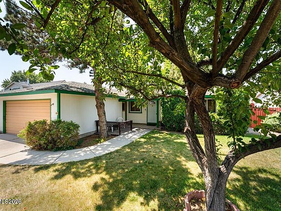 3rd image of 1290 Autumn Hills Dr