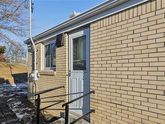 5th image of 1280 Kirsopp Ave
