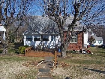 3rd image of 1403 Fort Manor Dr