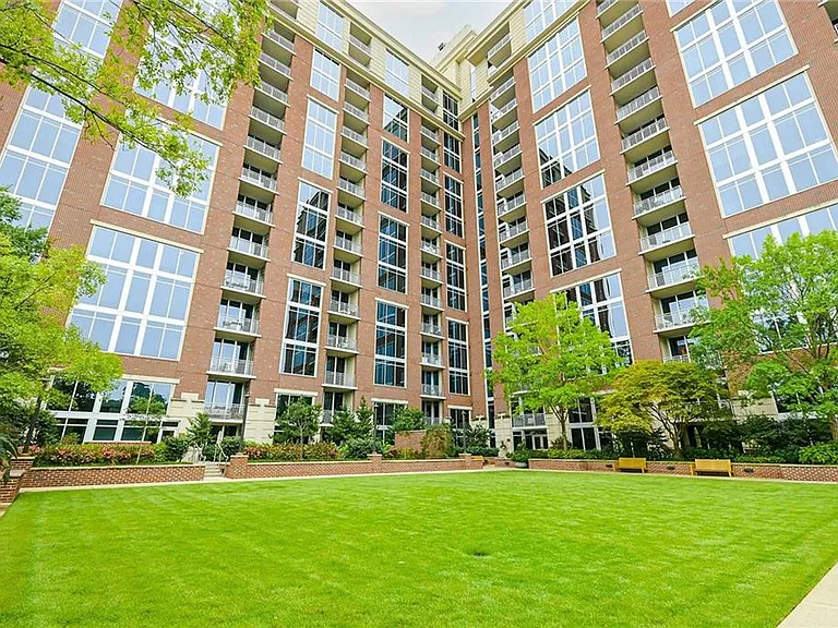 1820 Peachtree St #1002 — Photo 29