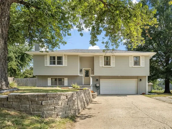 9 Oriole Dr, Agency, MO 64401