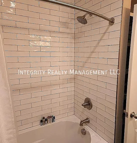 692 Jarvis Dr — Photo 17