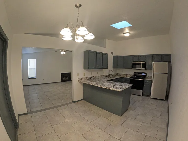 2717 Fairway Dr — Photo 8