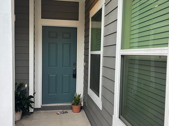 2nd image of 843 Servia Dr