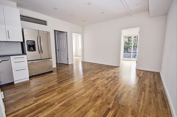 Rented by Level Group | media 27