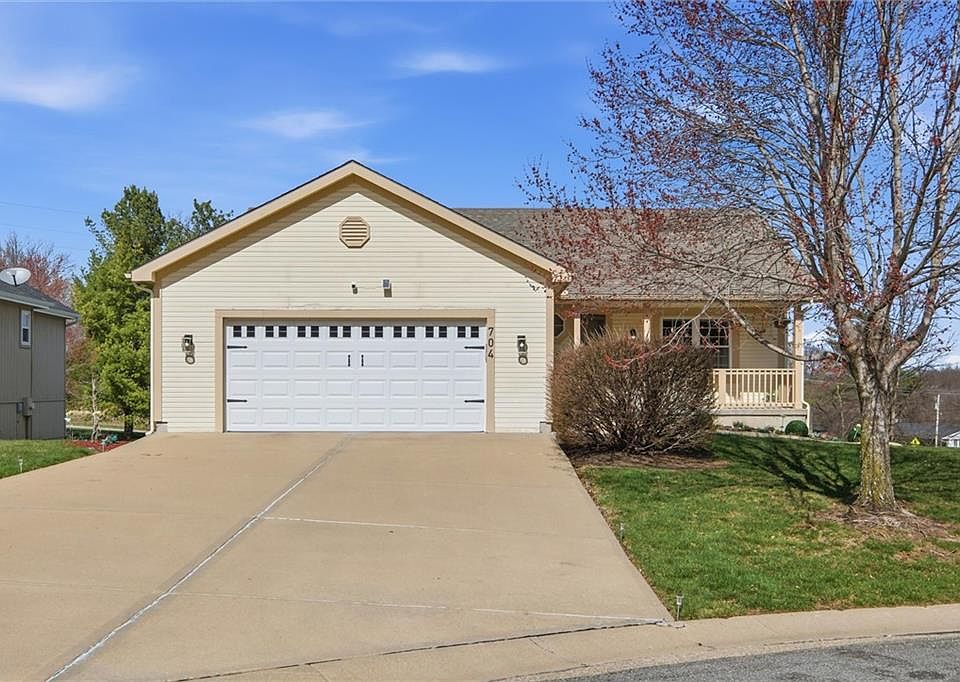 1st image of 704 Highland Dr