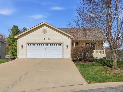 704 Highland Dr, Leavenworth, KS, 66048