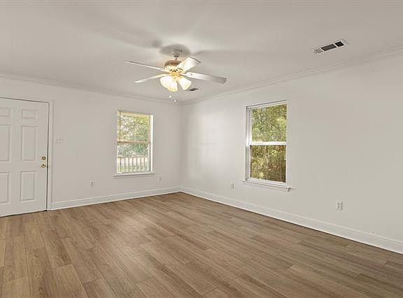 3rd image of 403 W 33rd Ave
