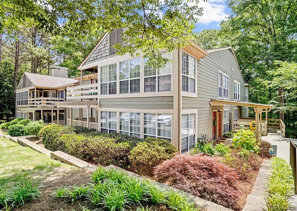 1st image of 1709 Riverview Dr SE