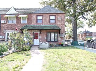 6102 78th St, Middle Village, NY 11379