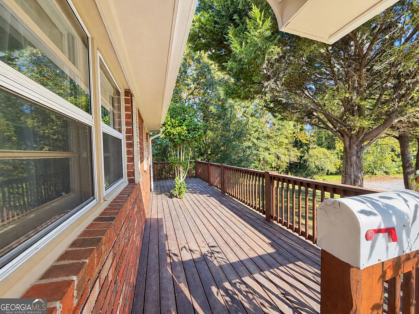 3 bed, 2.0 bath, 1404 sqft, $2,000 — Photo 2