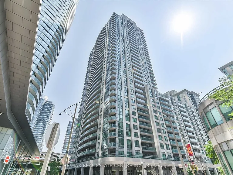 19 Grand Trunk Cres #3601 — Photo 1