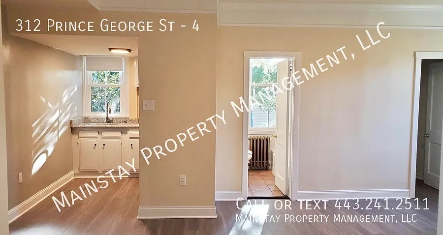 1 Bed Apartment in Charming Historic Building - All Utilities Included! — Photo 4