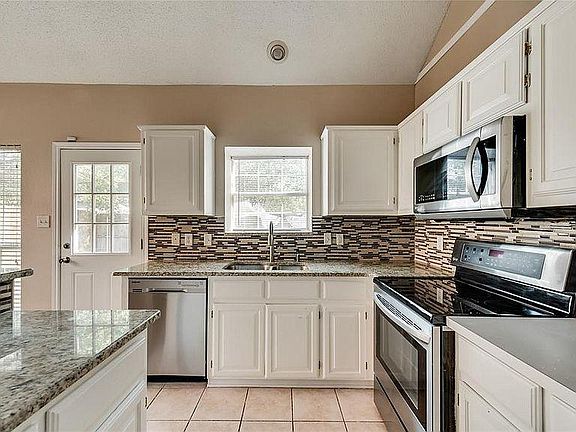 2nd image of 1347 Mimosa Ln