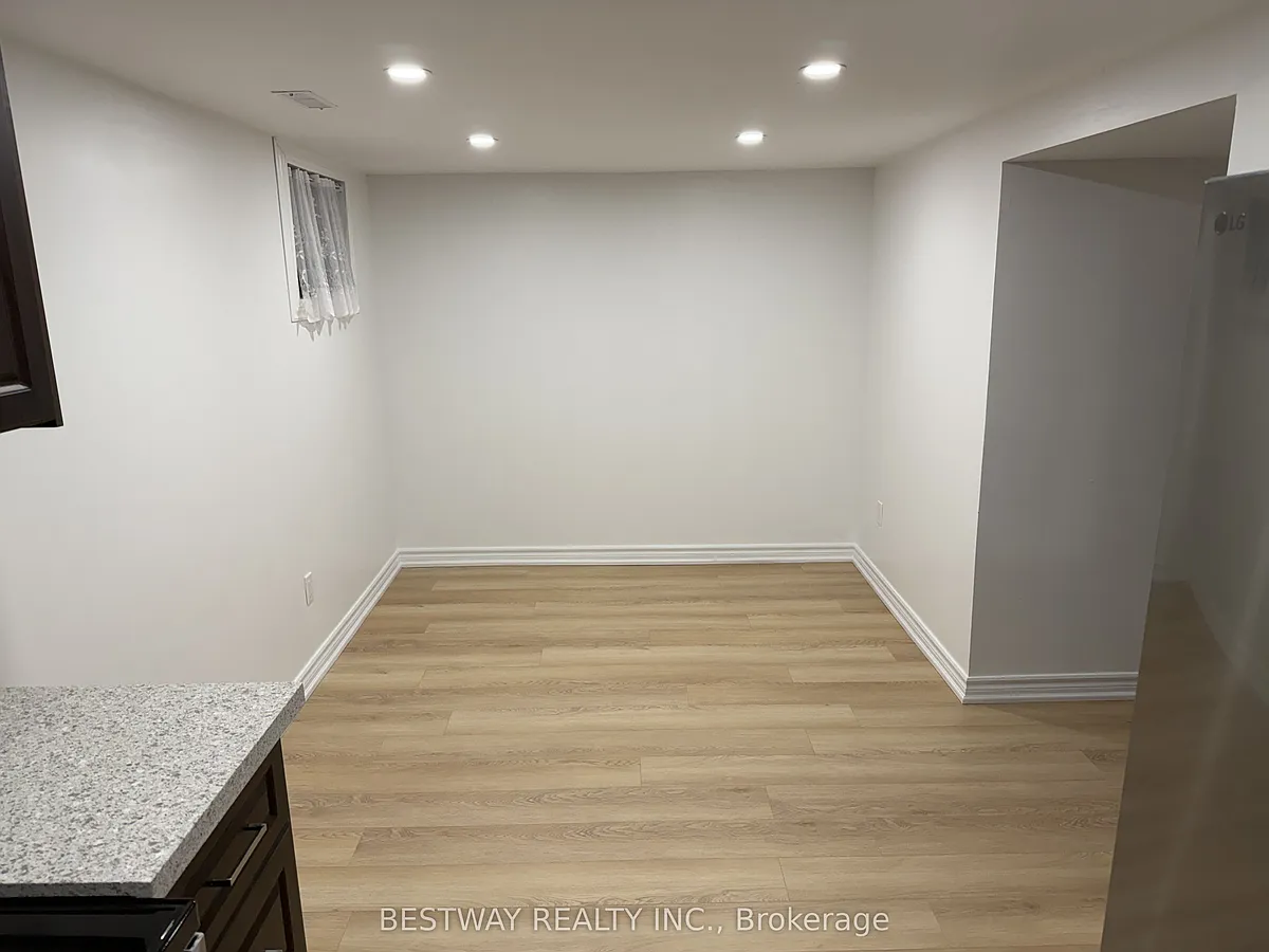 Building Photo - 78 Dragoon Cres #BASEMENT