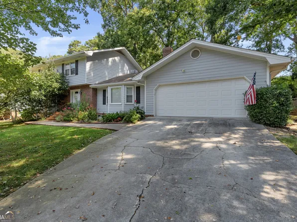 2028 Harbour Oaks Dr, Snellville, GA 30078