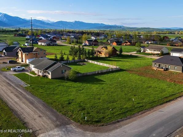 60 Brushwood Dr, Thayne, WY 83127